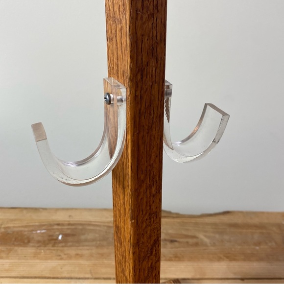 Vintage 19.5” Tall Mug Tree Lucite And Wood Retro Holds 6 Mugs - Picture 11 of 15